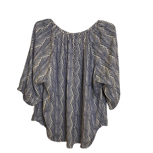 Zoa NY  Navy and White Patterned Blouse Top Tunic V-Neck - Picture 2 of 5